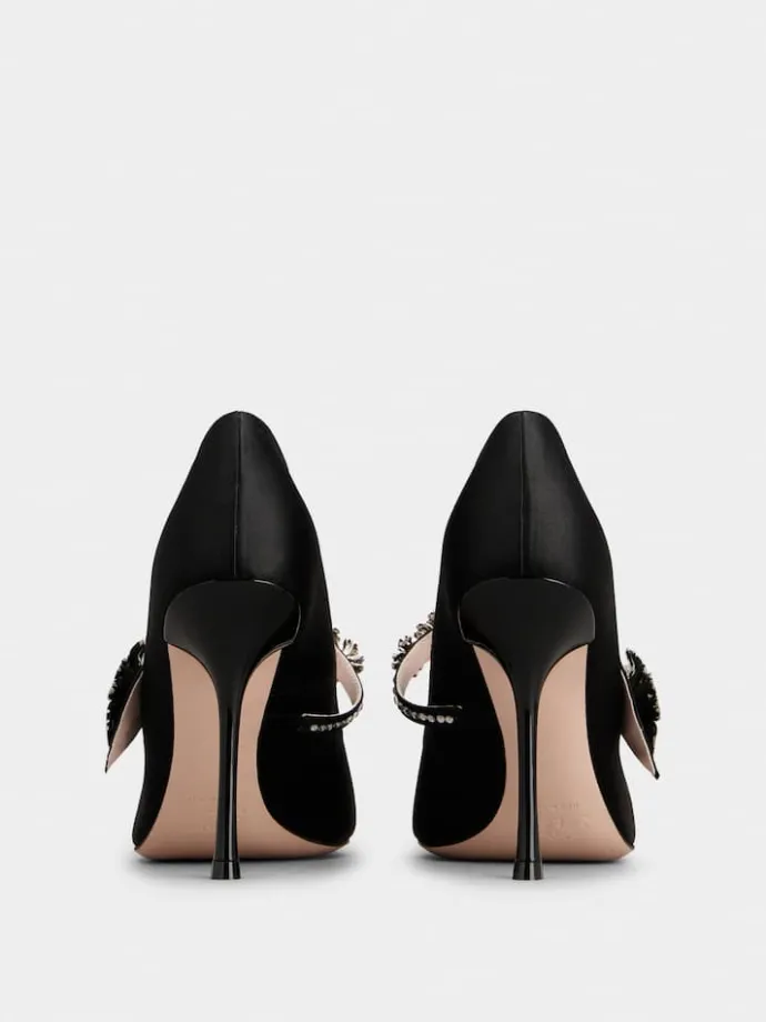 Roger Vivier Efflorescence Mary Jane Pumps in satin New