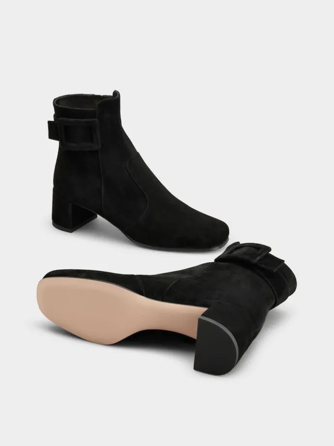Roger Vivier Très Vivier Booties in suede Hot